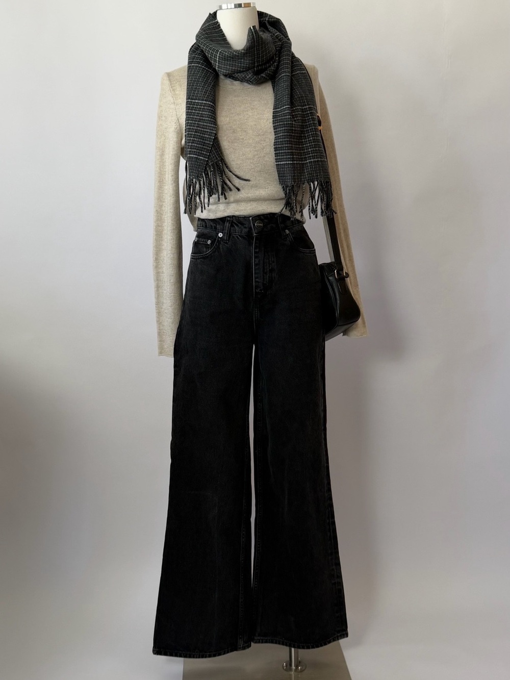 GANNI Magny Wide Leg Jeans in Washed Black High Waisted. - Picture 3 of 12